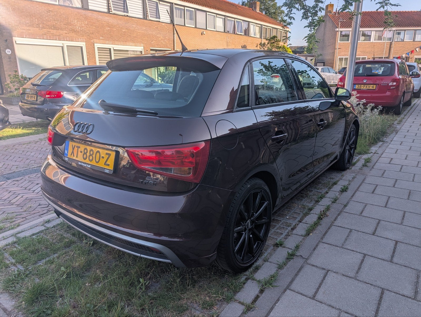 Audi A1 1.2 Tfsi 63KW SB 2012 Rood/paars pro-line airco, Voorwielaandrijving, Euro 5, Stof, A1
