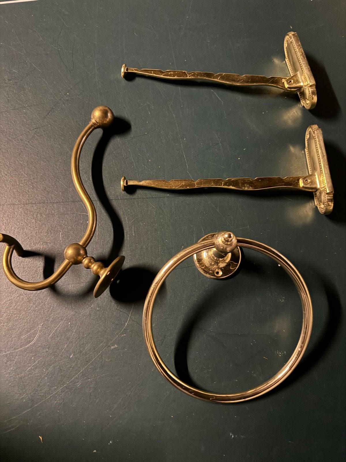 Vintage messing handdoekrek en haken set, Vintage, Ophalen of Verzenden, Zo goed als nieuw, Goud