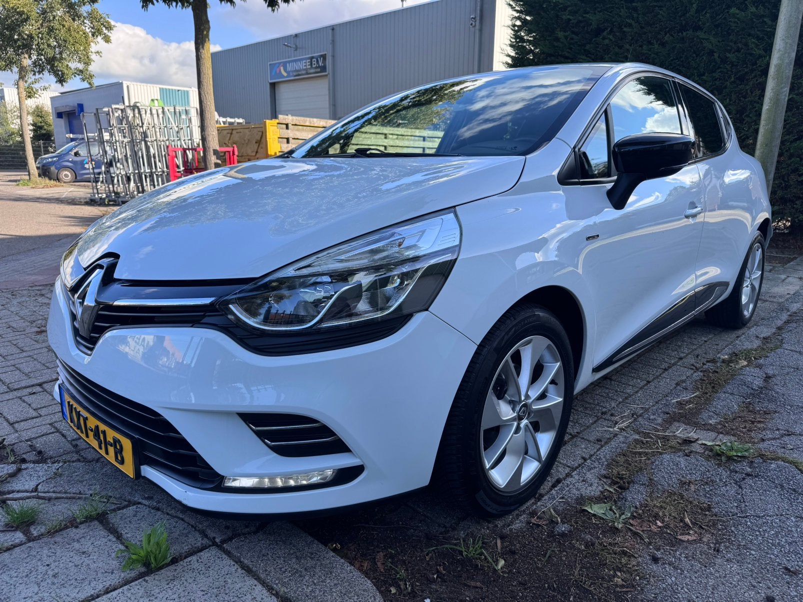 Renault Clio 1.2 TCE Automaat | Navi | Dealeronderhouden, 118 pk, Wit, 19 km/l, Geïmporteerd
