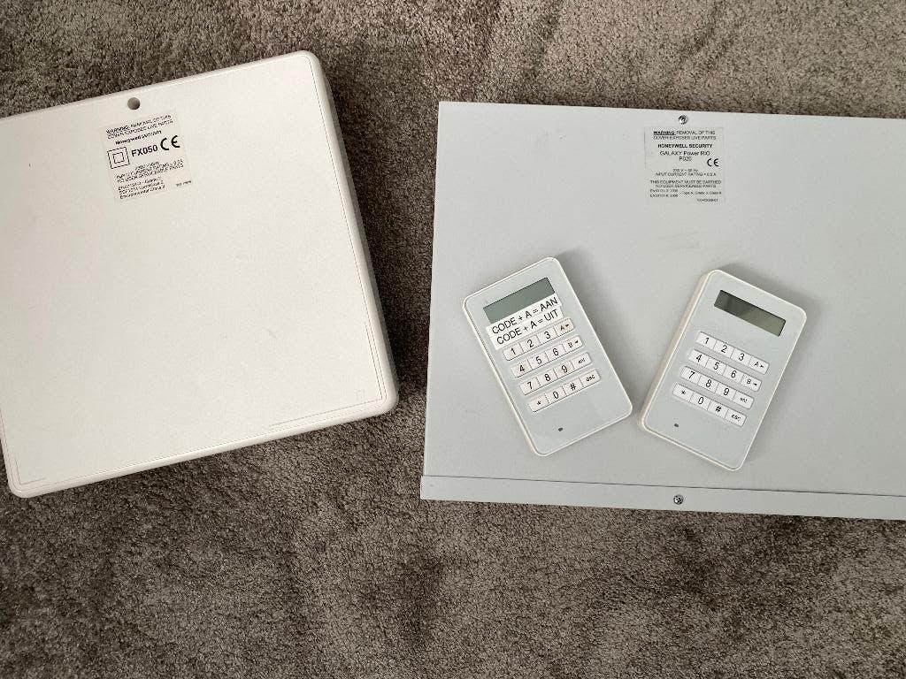 inbraakcentrale Honeywell Galaxy 3-50, Doe-het-zelf en Verbouw, Alarmsystemen, Zo goed als nieuw, Compleet systeem, Overige soorten