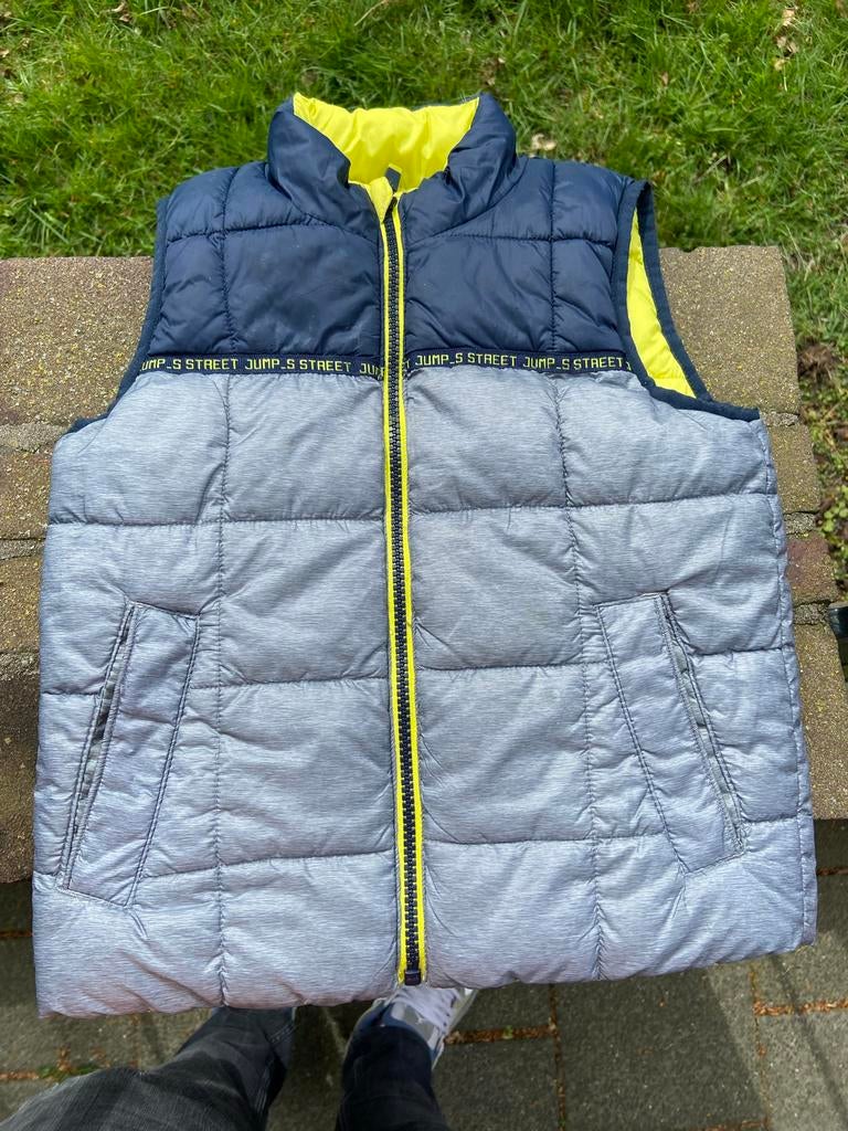 Omkeerbare Bodywarmer - Blauw/Grijs met Gele Details, Ophalen of Verzenden, Gebruikt, Jongen, Overige typen