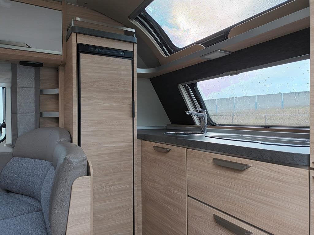 Knaus Sudwind 500 PF Scandinavian Selection, Caravans en Kamperen, Bedrijf, Treinzit, Overige typen, Schokbreker