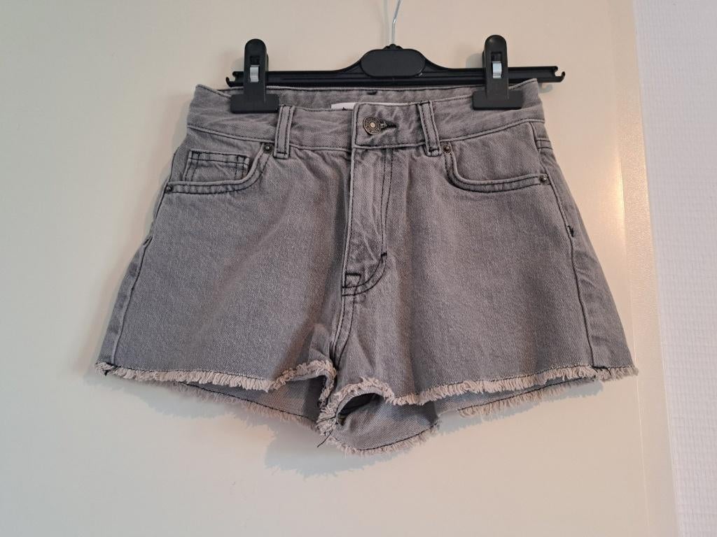 Grijs low waist short Subdued, Kort, Nieuw, Ophalen of Verzenden, Subdued