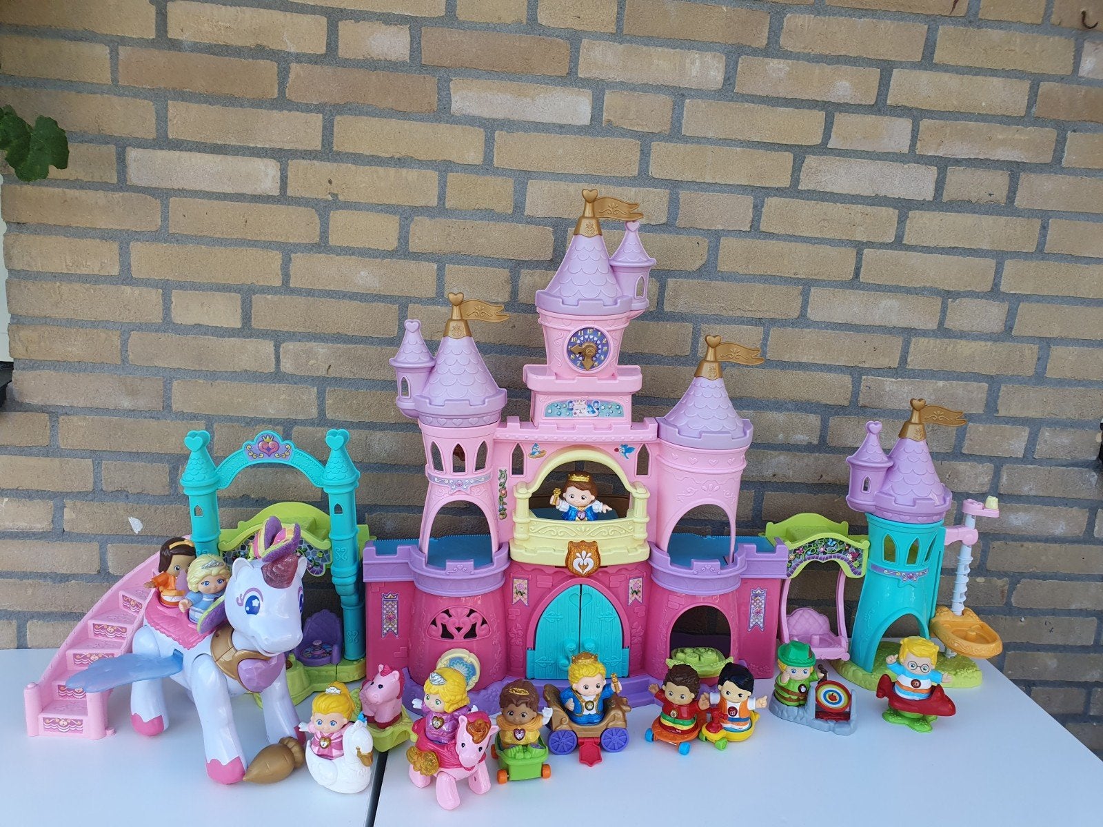 VTech Kasteel 'Vrolijke Vriendjes' met veel poppetjes en acc, Ophalen, Poppenhuis