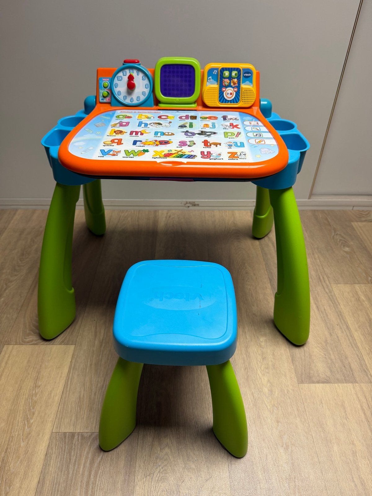 VTech Magisch Bureau 3-in-1 met krukje en 8 kaarten, Ophalen of Verzenden, Zo goed als nieuw, Knutselen, Met licht