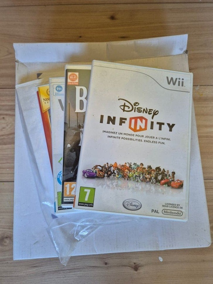 Nintendo Wii plus diverse spellen, Spelcomputers en Games, Avontuur en Actie, Gebruikt, 2 spelers, Ophalen of Verzenden