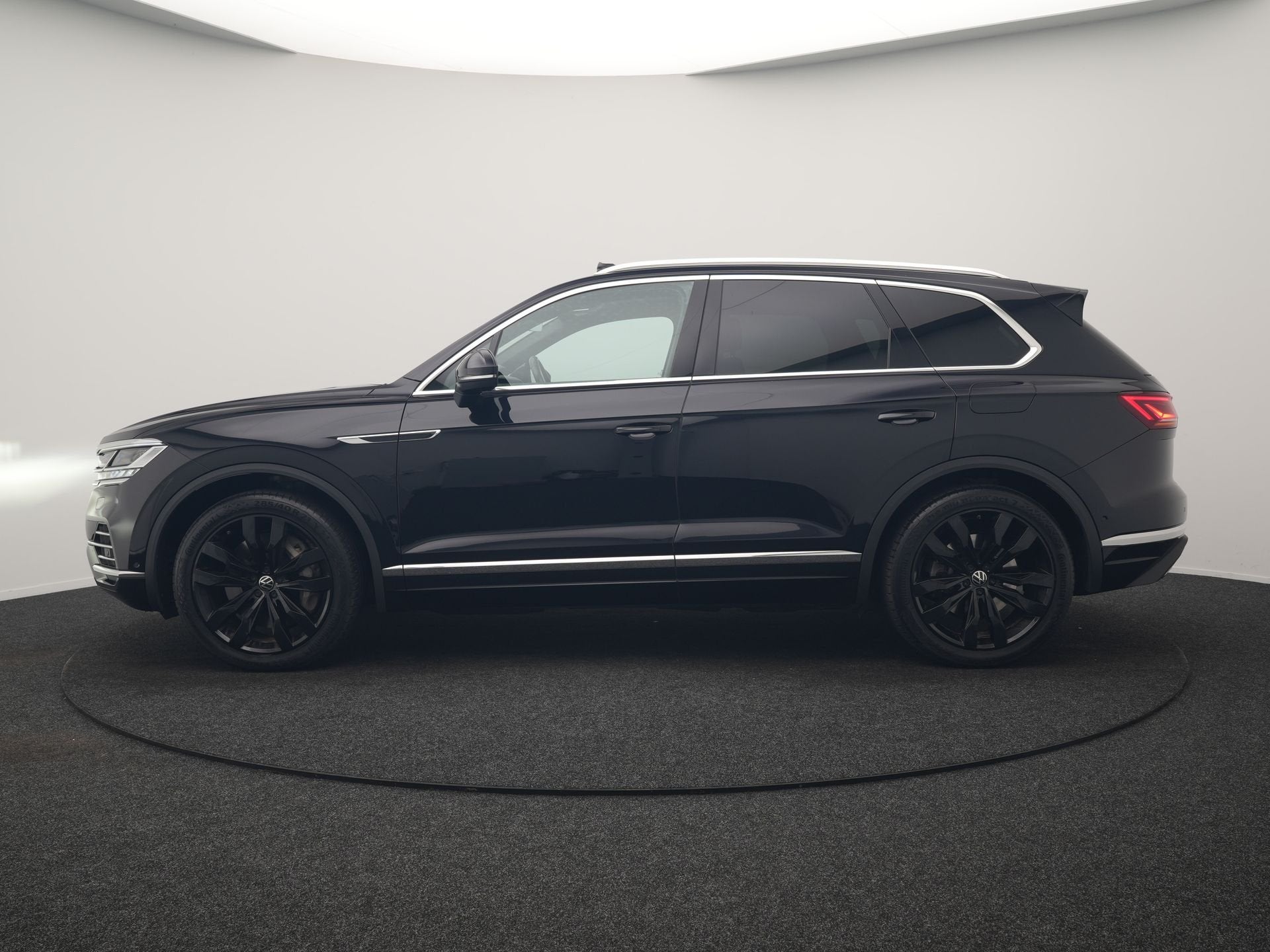 Volkswagen Touareg 3.0 TSi eHybrid 4MOTION PHEV 381pk Dealer, Automaat, Dealer onderhouden, Gebruikt, 2995 cc