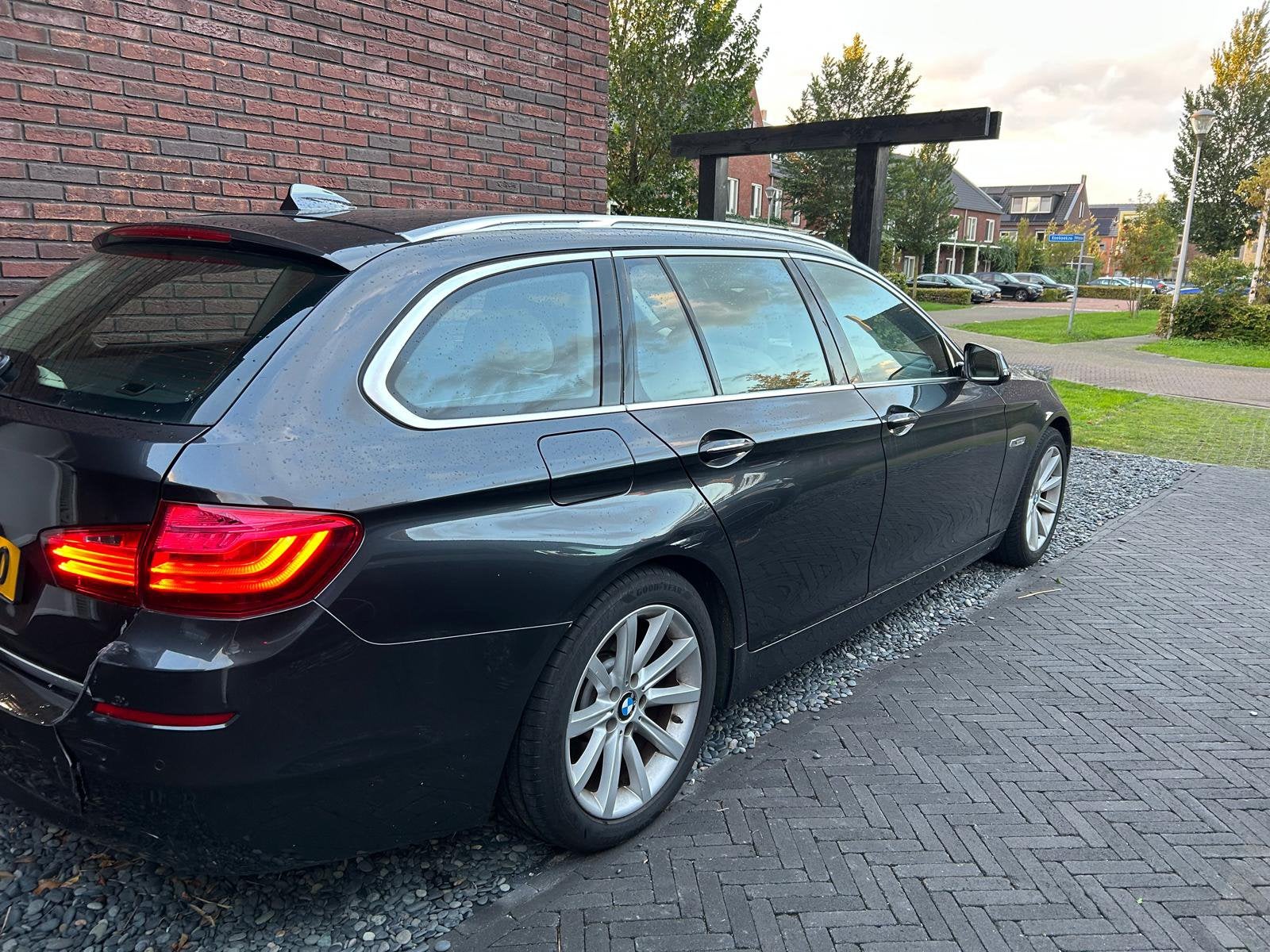 BMW 518d Touring LCI (225pk) | High Executive Luxury, Auto's, Automaat, Achterwielaandrijving, 1995 cc, 2000 kg