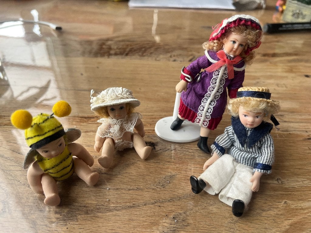 Set miniatuur poppen porselein beweegbaar antiek, Verzamelen, Ophalen of Verzenden, Gebruikt, Popje