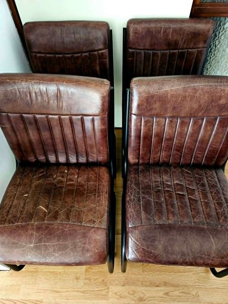 4 stuks bruine leatherlook eetkamerstoelen, Huis en Inrichting, Stoelen, Ophalen, Bruin, Zo goed als nieuw, Vier