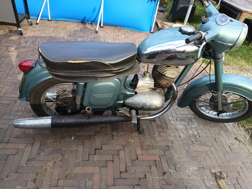 Jawa 250/559 Panelka, Motoren, 250 cc, Overig, Handgeschakeld, 1 cilinder