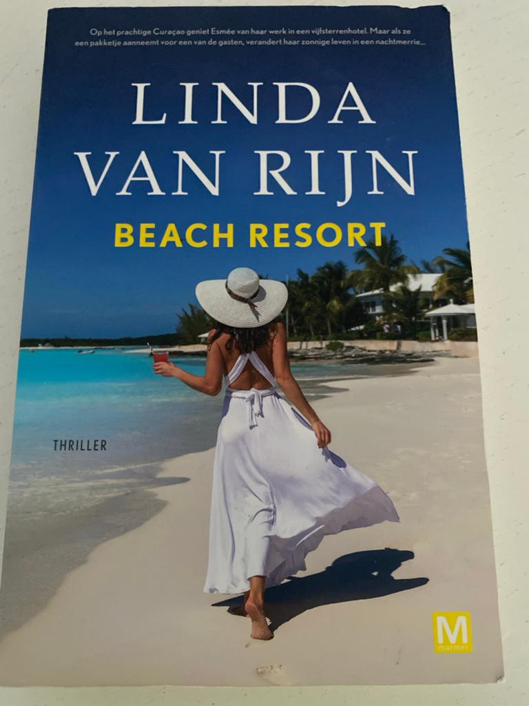 Linda van Rijn - Beach Resort (Thriller), Ophalen of Verzenden, Zo goed als nieuw, Nederland