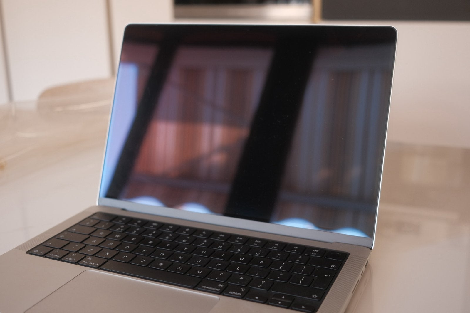 Foto 6 van Macbook Pro M5 Zilver (Zo goed als nieuw)
