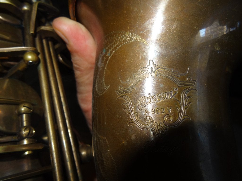 cadeson alt saxofoon, Muziek en Instrumenten, Ophalen of Verzenden, Zo goed als nieuw, Alt, Met koffer