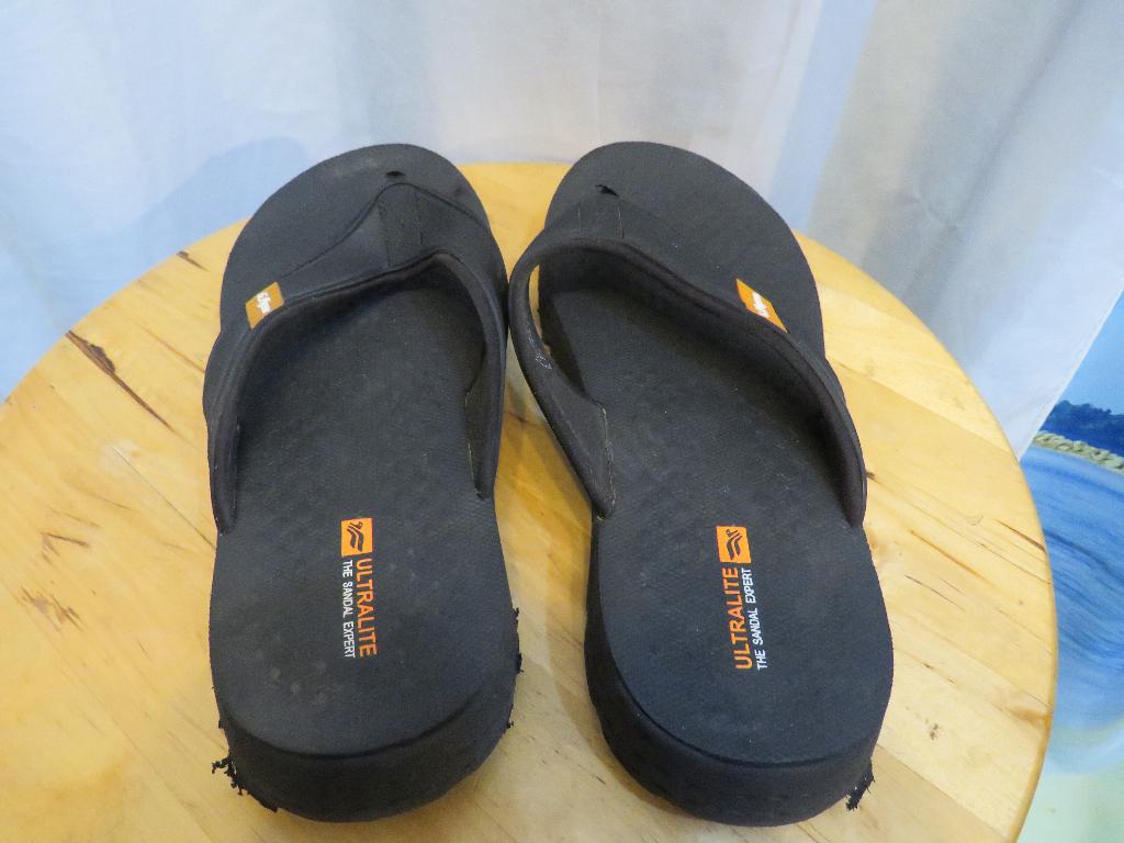 Pigeon zwarte teen slippers van ultralite the sandal expert, Sandalen, Pigeon, Zwart, Ophalen of Verzenden