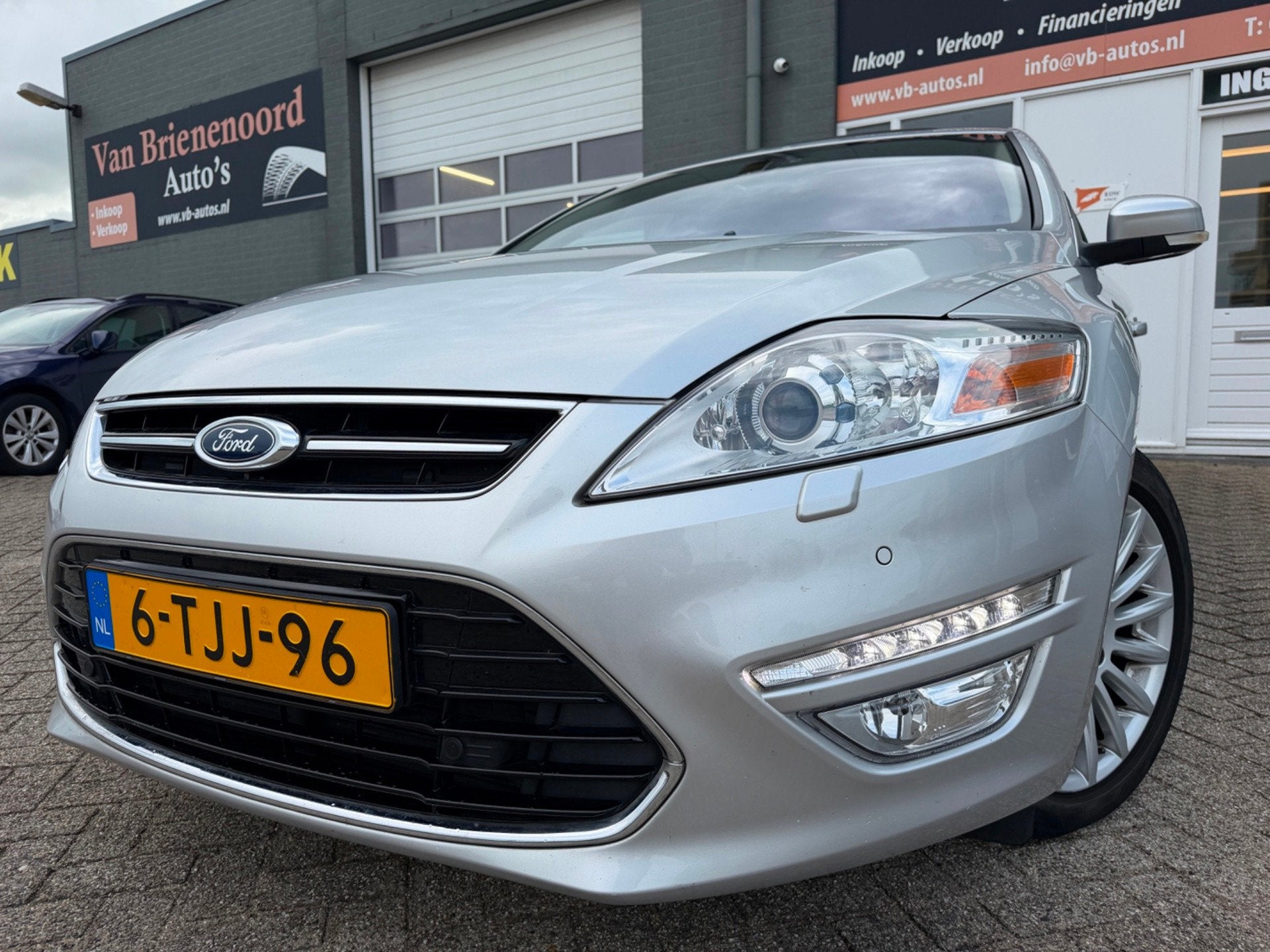 Ford Mondeo 1.6 EcoBoost Platinum met elec schuifdak en navi, Auto's, Stof, Gebruikt, Zwart, 4 cilinders