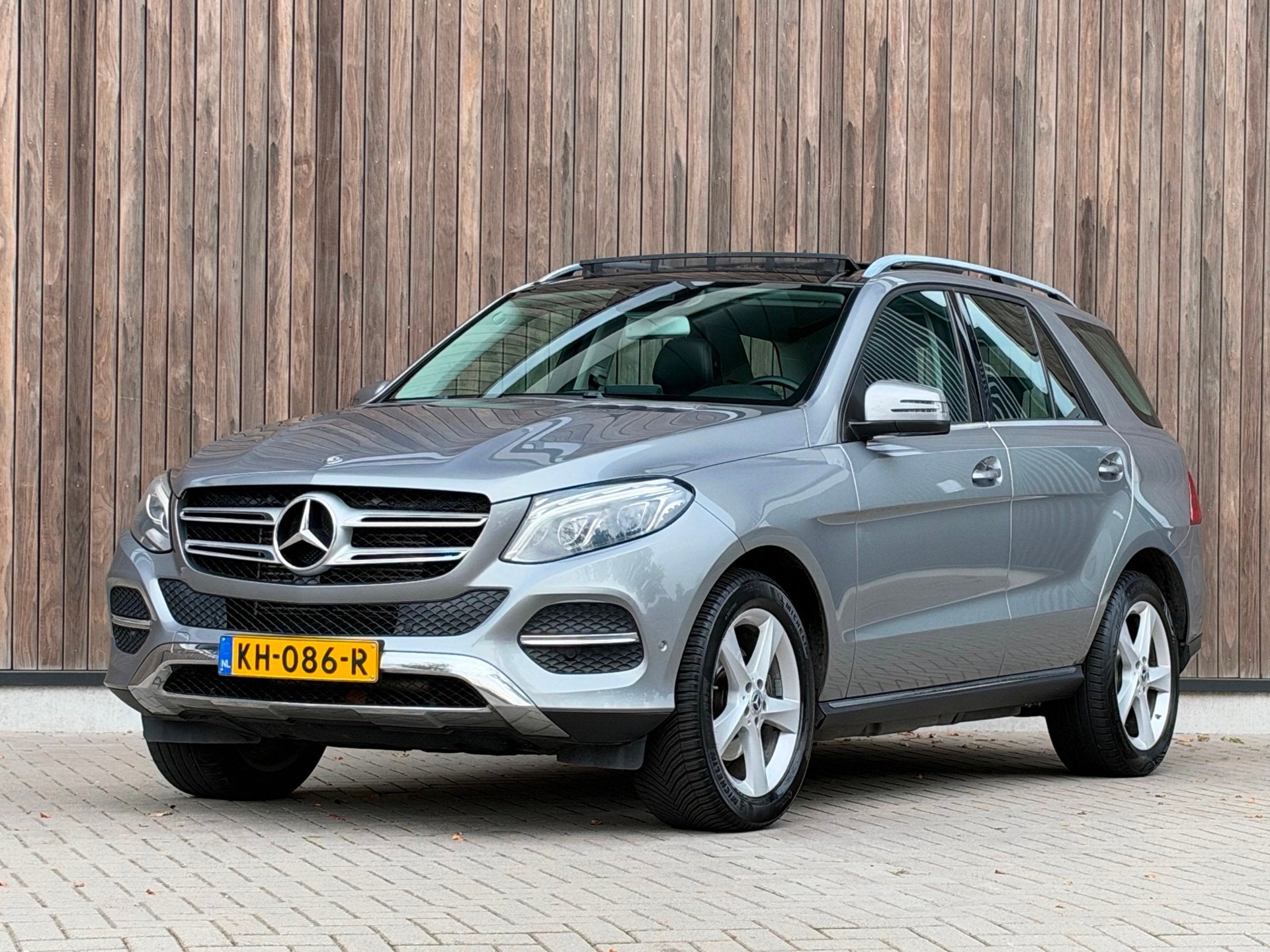 Mercedes-Benz GLE-klasse 250 d 4MATIC / Pano / Trekhaak /, Auto's, Automaat, Dealer onderhouden, Gebruikt, 4 cilinders