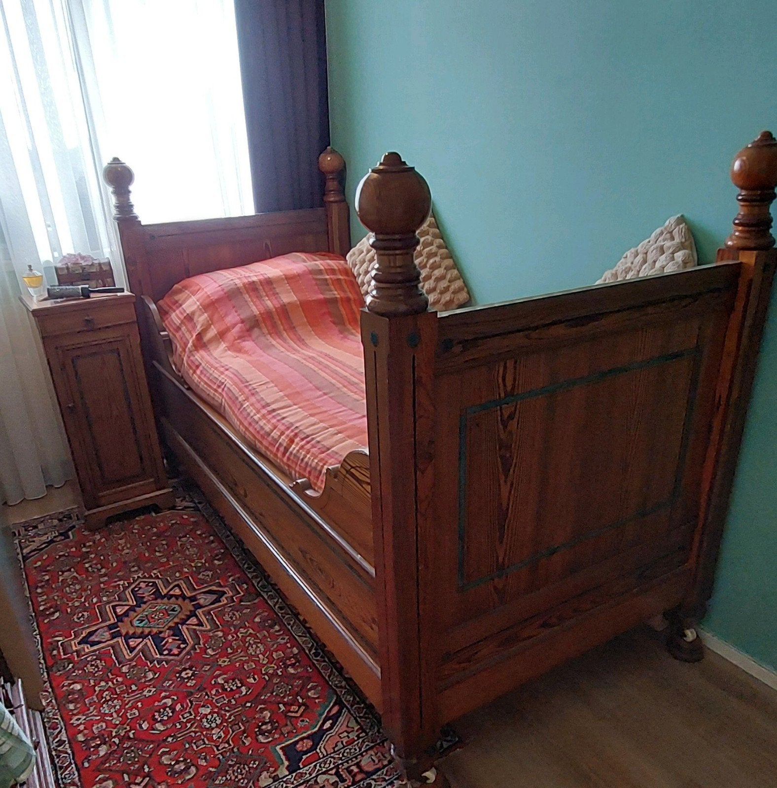 Bed en nachtkastje, Gebruikt, Ophalen of Verzenden, 65 cm of meer, Minder dan 55 cm