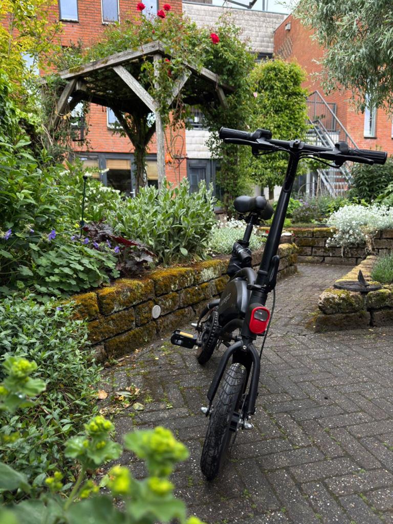 Compacte opvouwbare e-bike - Ideaal voor woon-werkverkeer, Fietsen en Brommers, Fietsen | Vouwfietsen, Ophalen