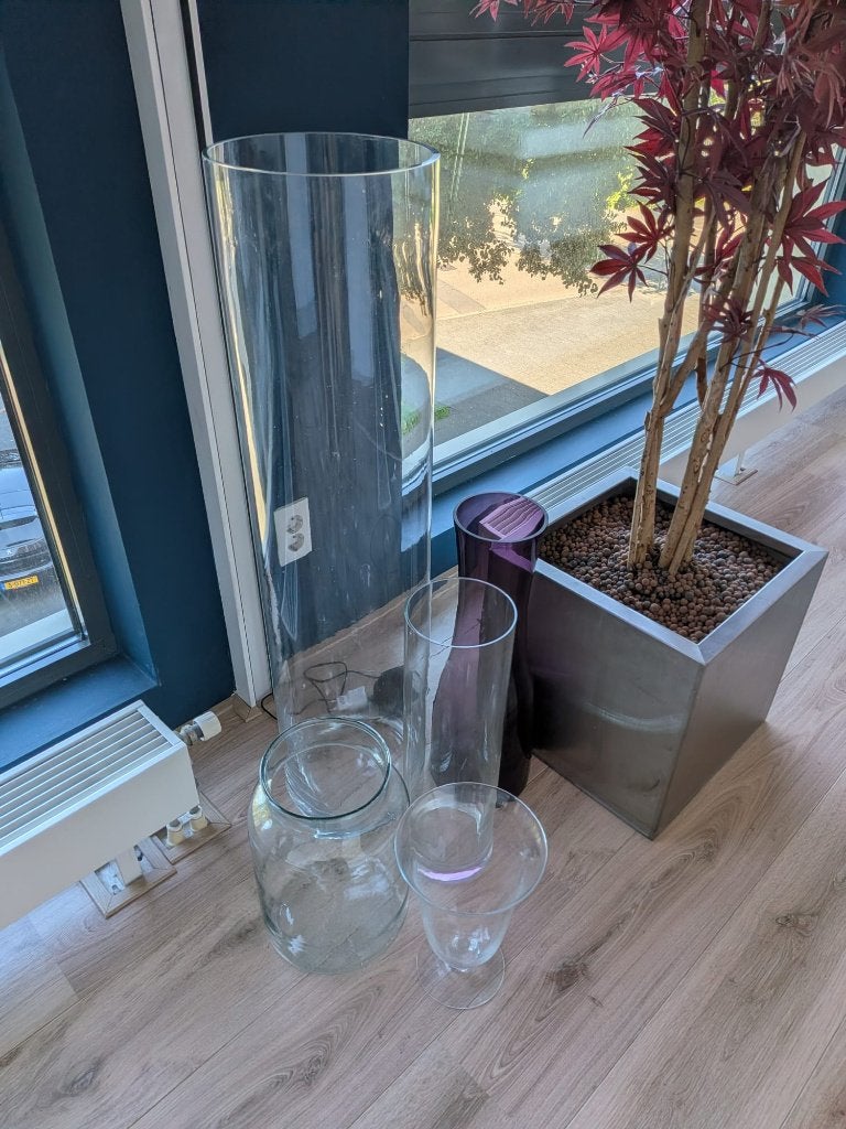 Mooie set van 5 glazen vazen – helder glas & paars – groot, Ophalen, Op voet, Paars, Glas
