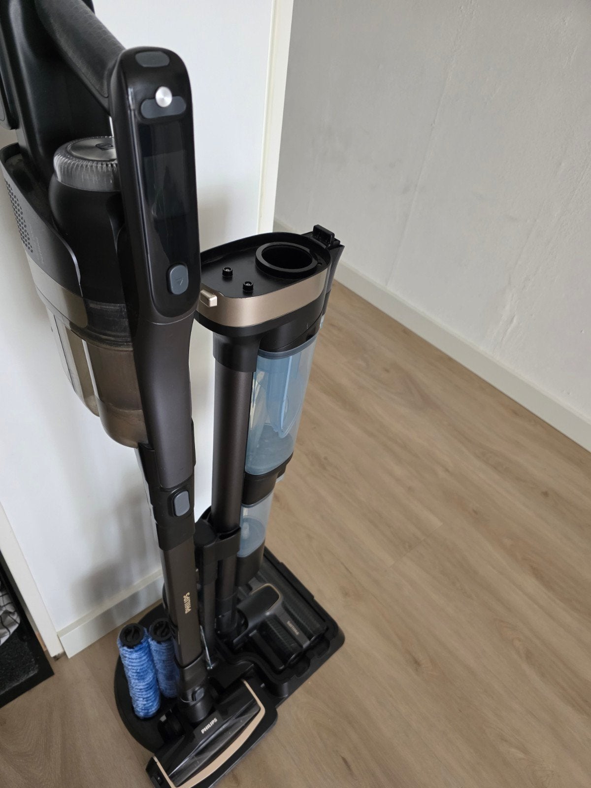 philips aquatrio 9000 goed onderhouden stofzuiger met dweilf, Witgoed en Apparatuur, Stofzuigers, Gebruikt, Dweilfunctie, Philips