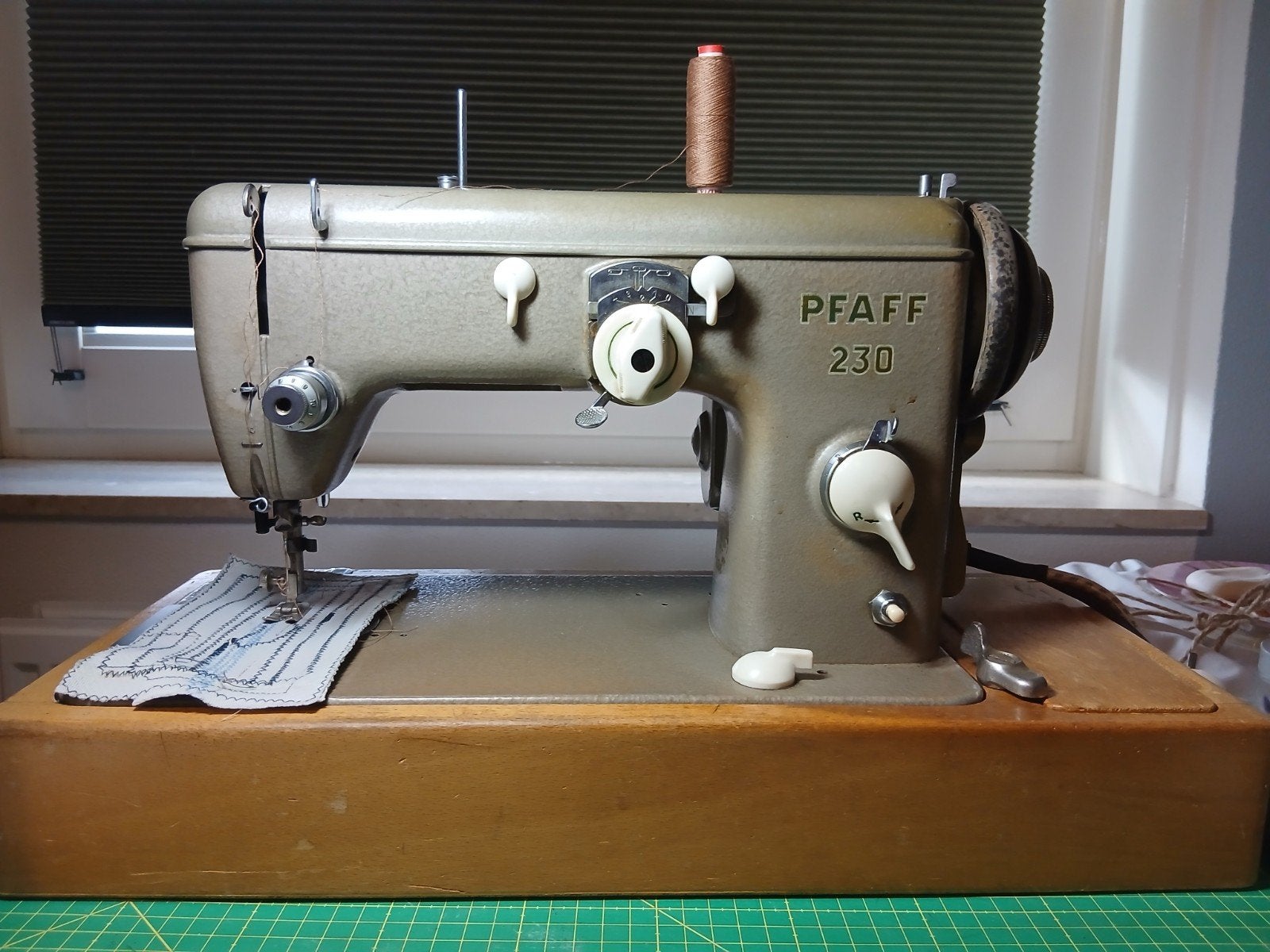 Vintage Pfaff 230 Naaimachine - Klassieke Kwaliteit, Ophalen