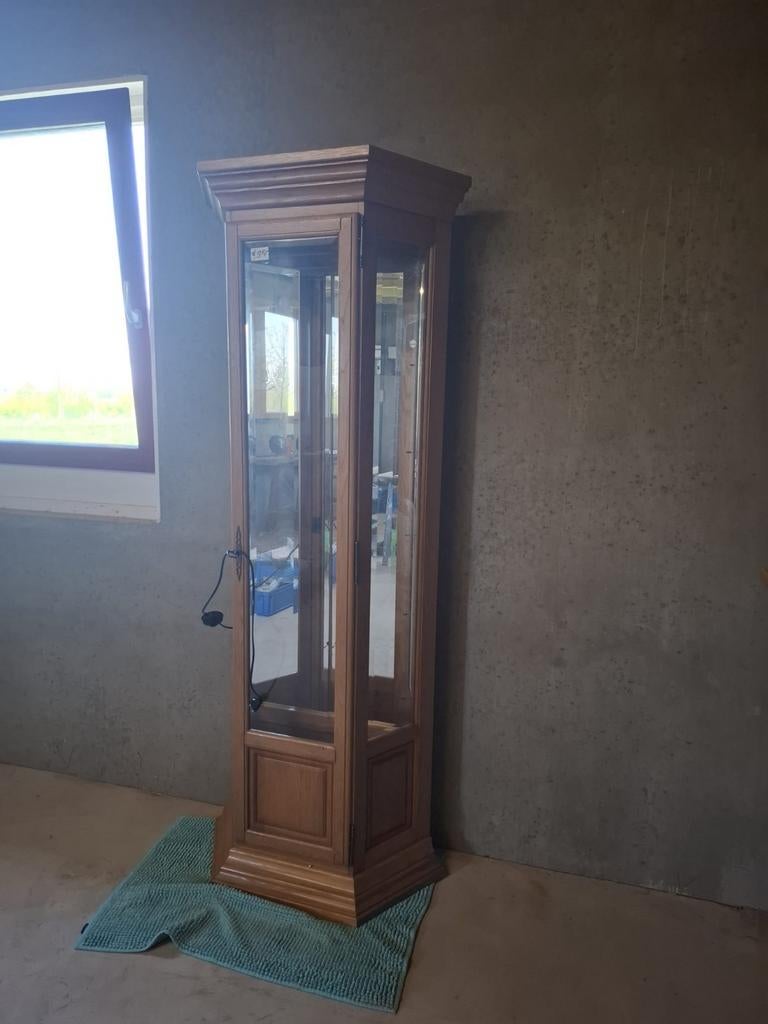 Elegante houten vitrinekast met glazen panelen, Huis en Inrichting, Kasten | Vitrinekasten, Ophalen, Met deur(en), Glas, 50 tot 100 cm