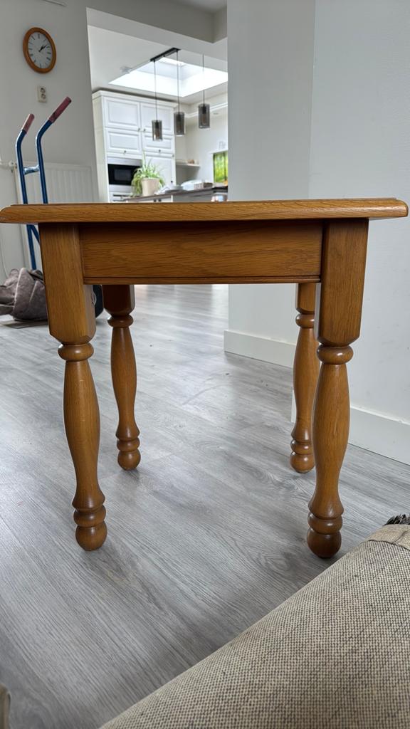 Massief houten bijzettafel met gedraaide poten, Ophalen, Minder dan 45 cm, Minder dan 55 cm, Gebruikt