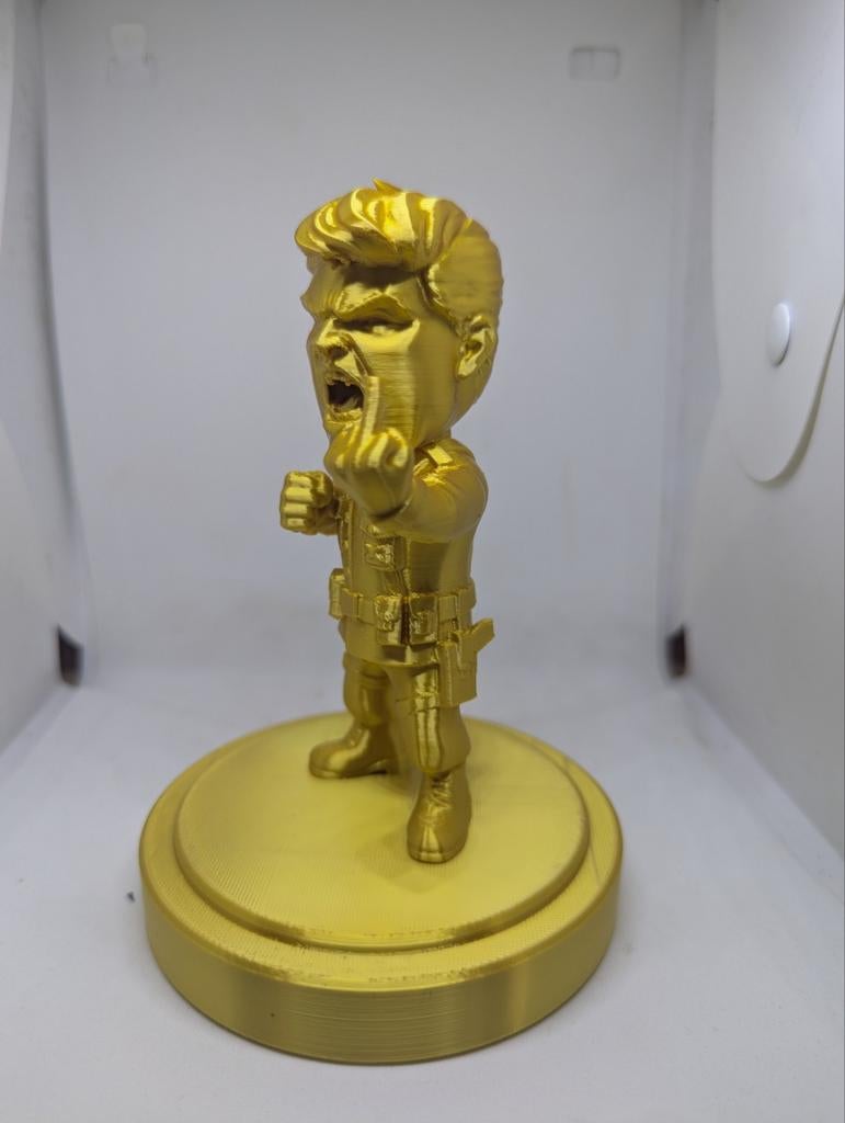 Gouden figuurtje van een man op een ronde voet, Verzamelen, Ophalen of Verzenden, Nieuw