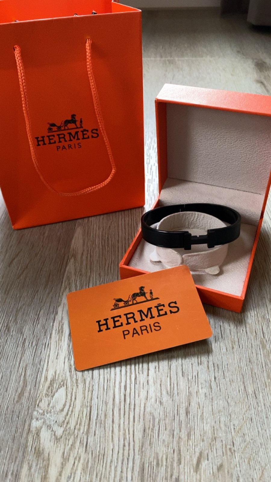 Hermès Armband Zwart NIEUW met Tas en Pasje, Sieraden, Tassen en Uiterlijk, Armbanden, Ophalen of Verzenden, Nieuw, Zwart, Overige materialen