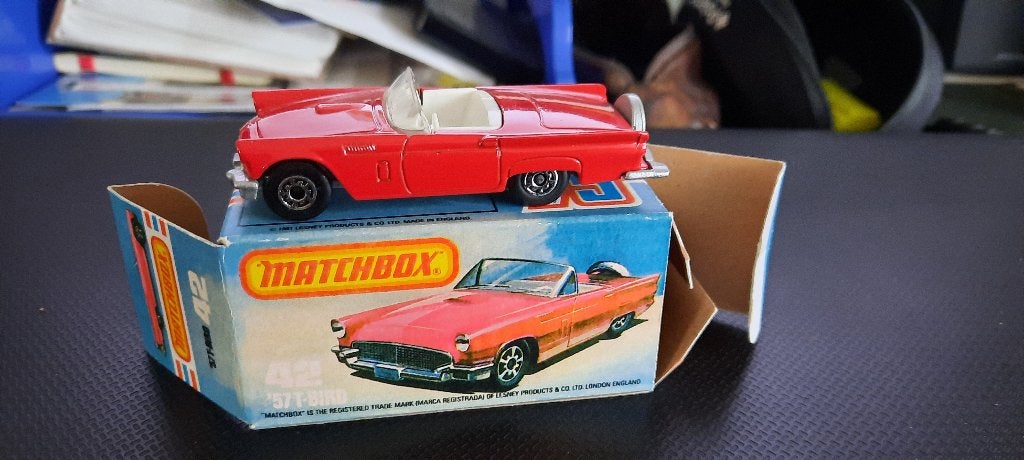 Matchbox #42 '57 T-Bird + Reprobox, Ophalen of Verzenden, Zo goed als nieuw, Auto