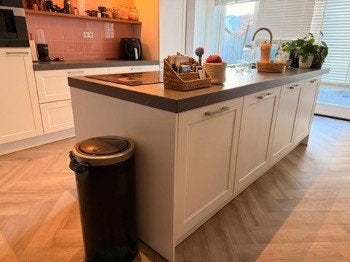 Keuken met kookeiland en apparatuur, Huis en Inrichting, Keuken | Complete keukens, Ophalen, Gebruikt, Wit, Overige typen