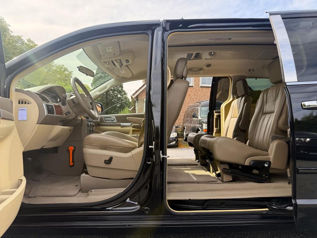 Chrysler Grand Voyager 3.8 V6 LIMITED YOUNGTIMER! 3xTV/DVD/S, Gebruikt, Beige, Grand Voyager, Parkeersensor