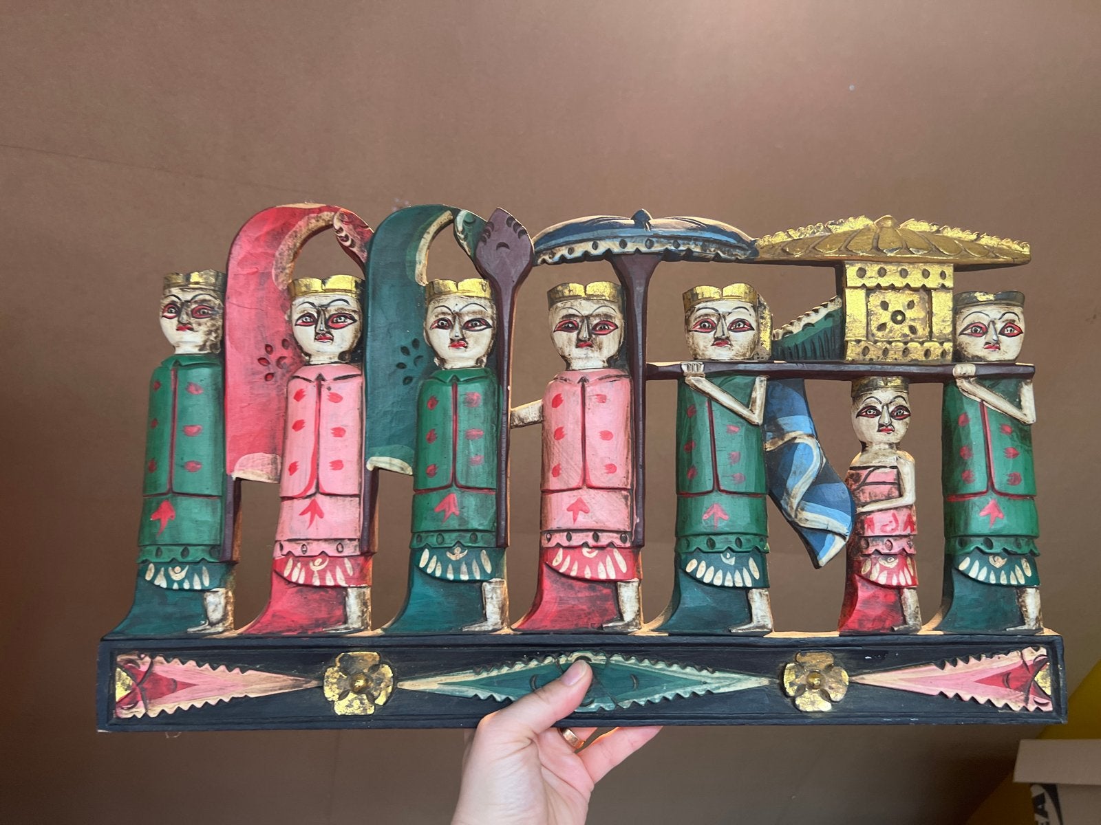 Balinees Houtsnijwerk Trouwerij - 40x27,5 cm, Antiek en Kunst, Kunst | Beelden en Houtsnijwerken, Houtsnijwerk, Ophalen of Verzenden