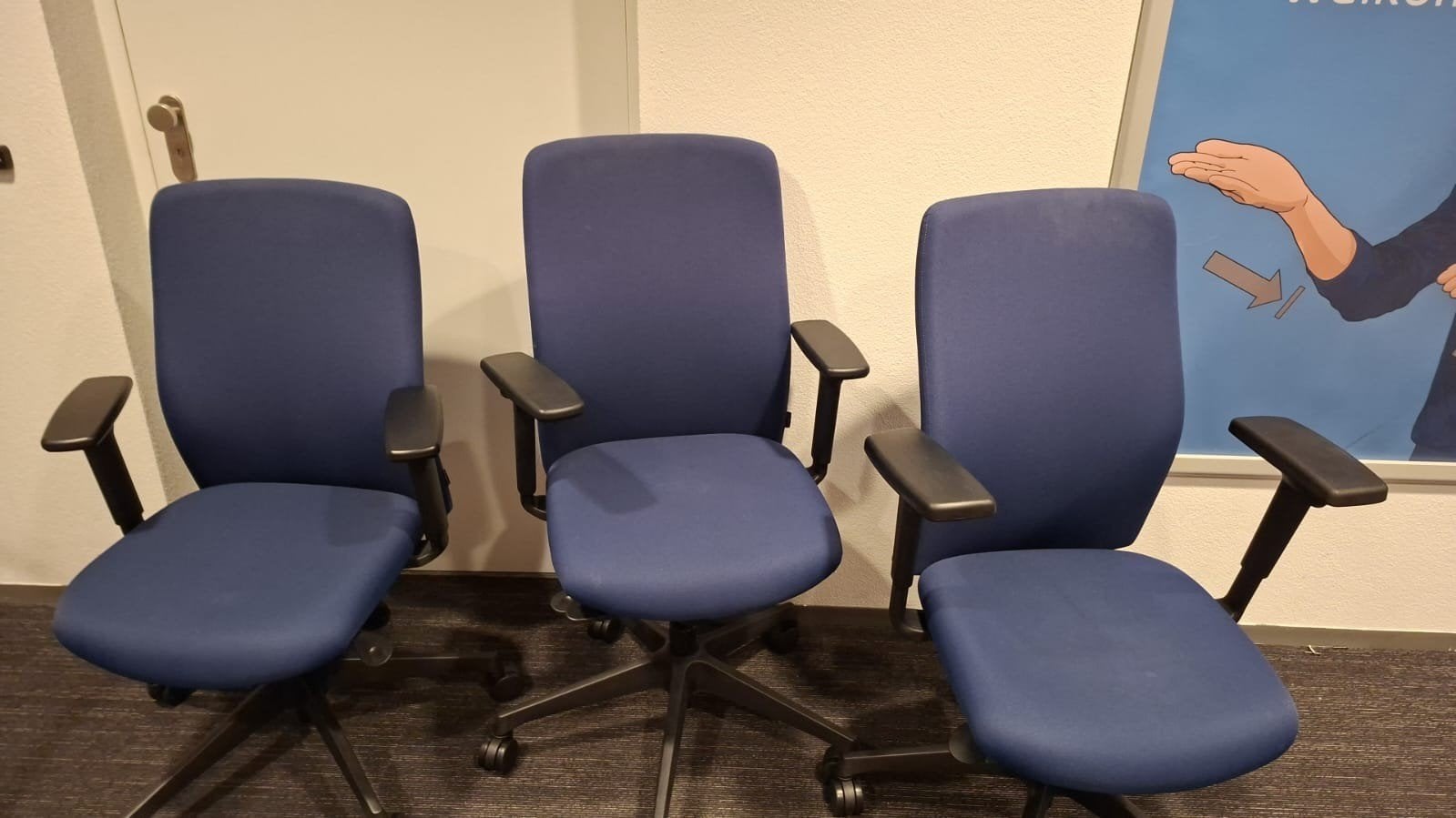 Bureaustoelen: 3 met armleuning + 1 zonder (wegens verhuizin, Ophalen, Gebruikt, Blauw, Bureaustoel
