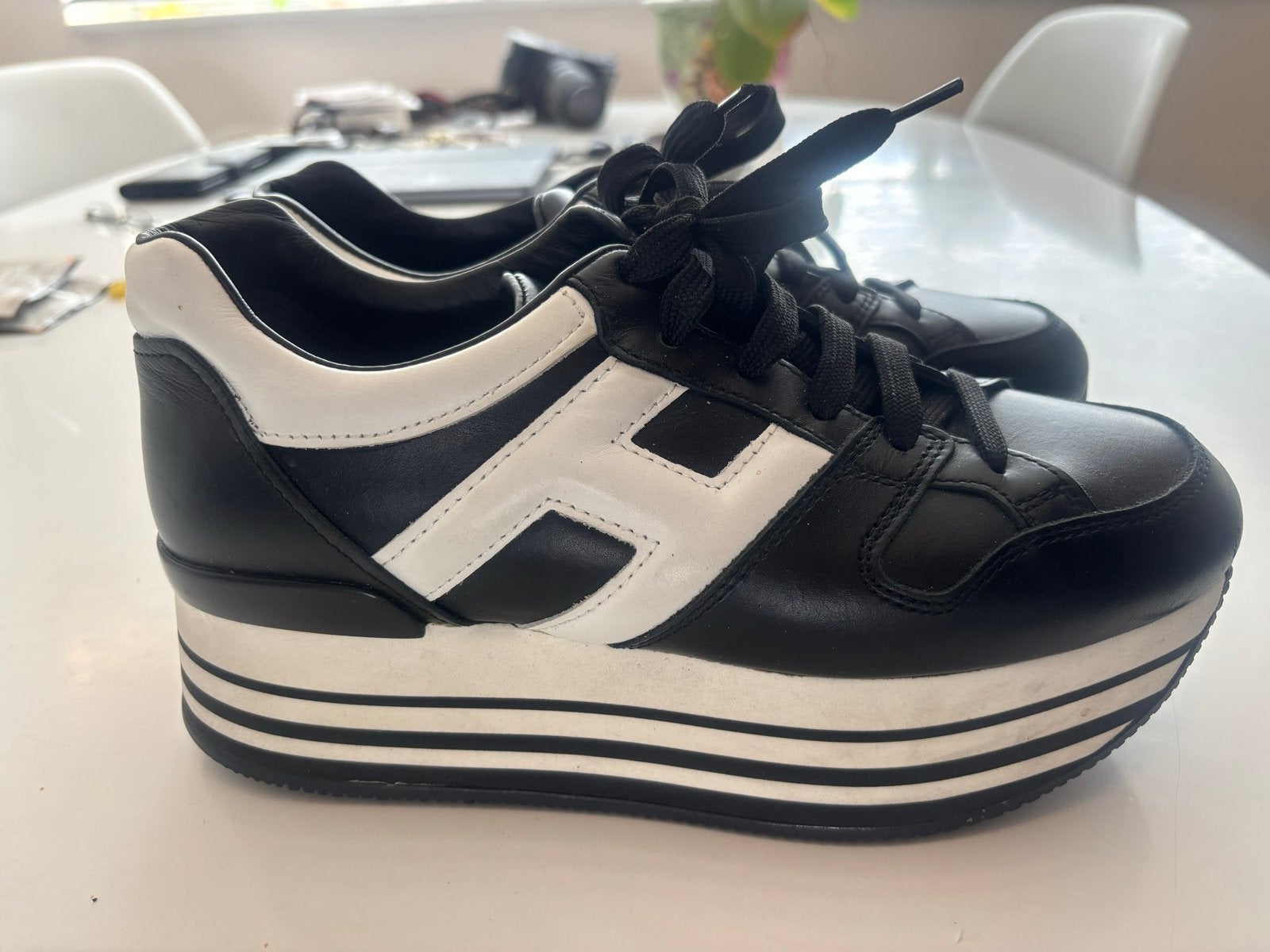 Hogan sneakers maat 39, slechts 1x gedragen, Kleding | Dames, Ophalen of Verzenden, Zo goed als nieuw, Zwart, Sneakers of Gympen