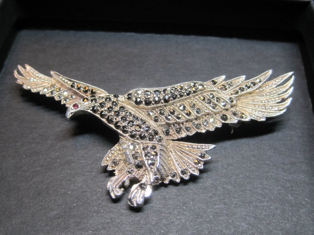 Zilveren adelaar broche 7 cm bjizonder mooie broche, Ophalen, 4 tot 7 cm, Zo goed als nieuw, Met edelsteen