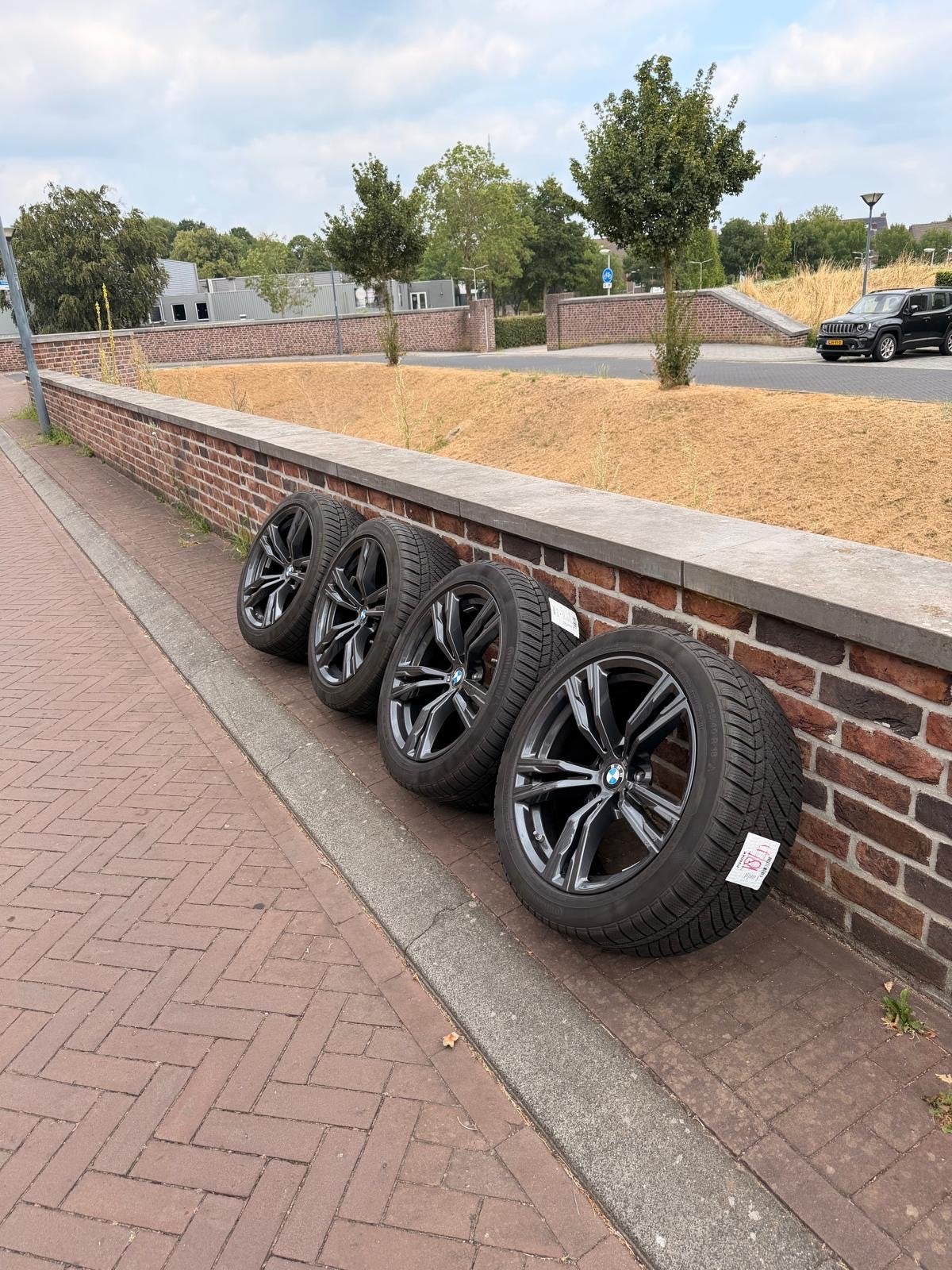Foto 4 van BMW Z4 winterbanden set 18 inch – Continental 255/40 R18