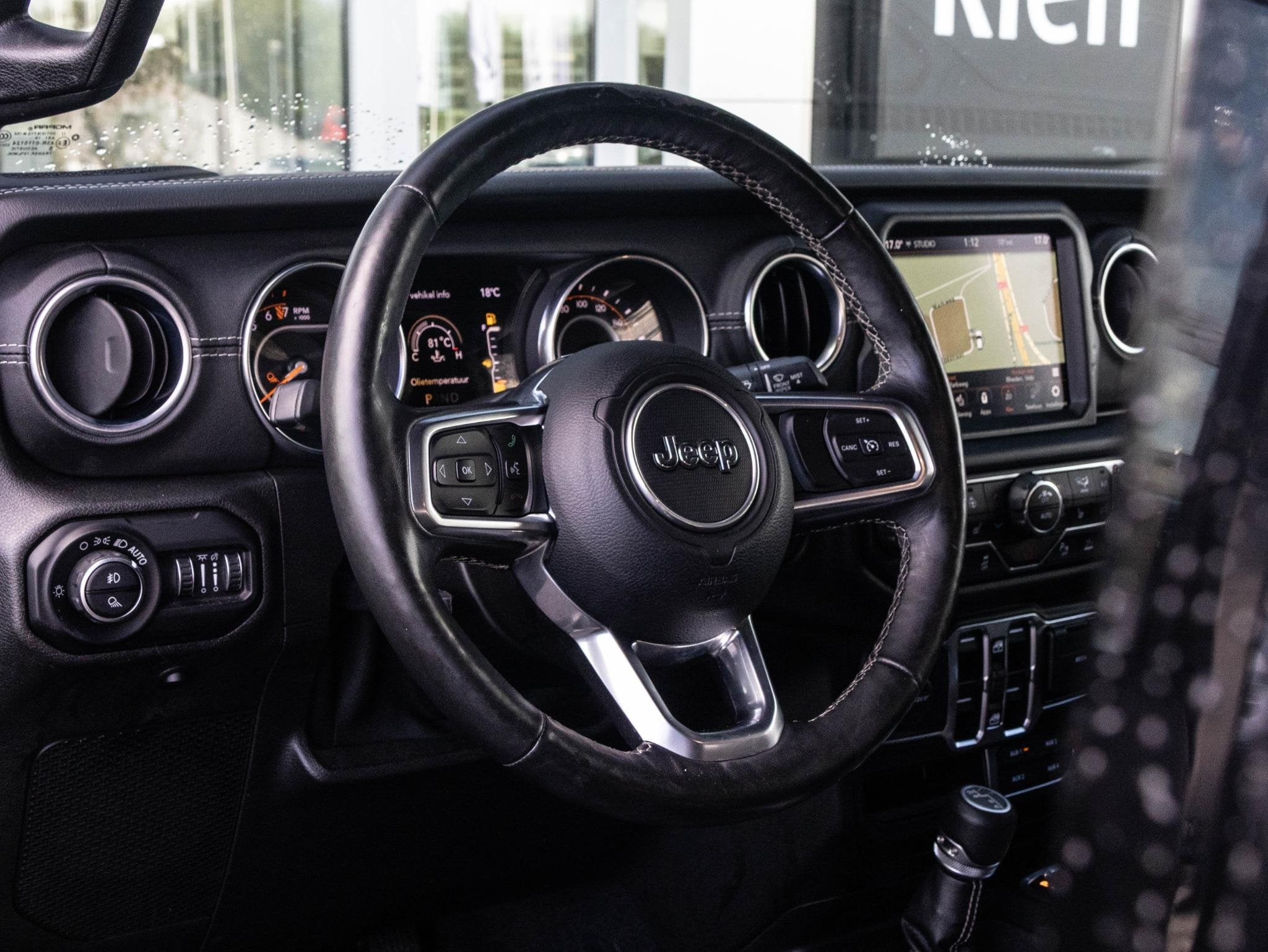 Jeep Gladiator Grijs Kenteken | Body Lift | Optie naar 5 per, Auto's, 2720 kg, Stof, Gebruikt, Zwart