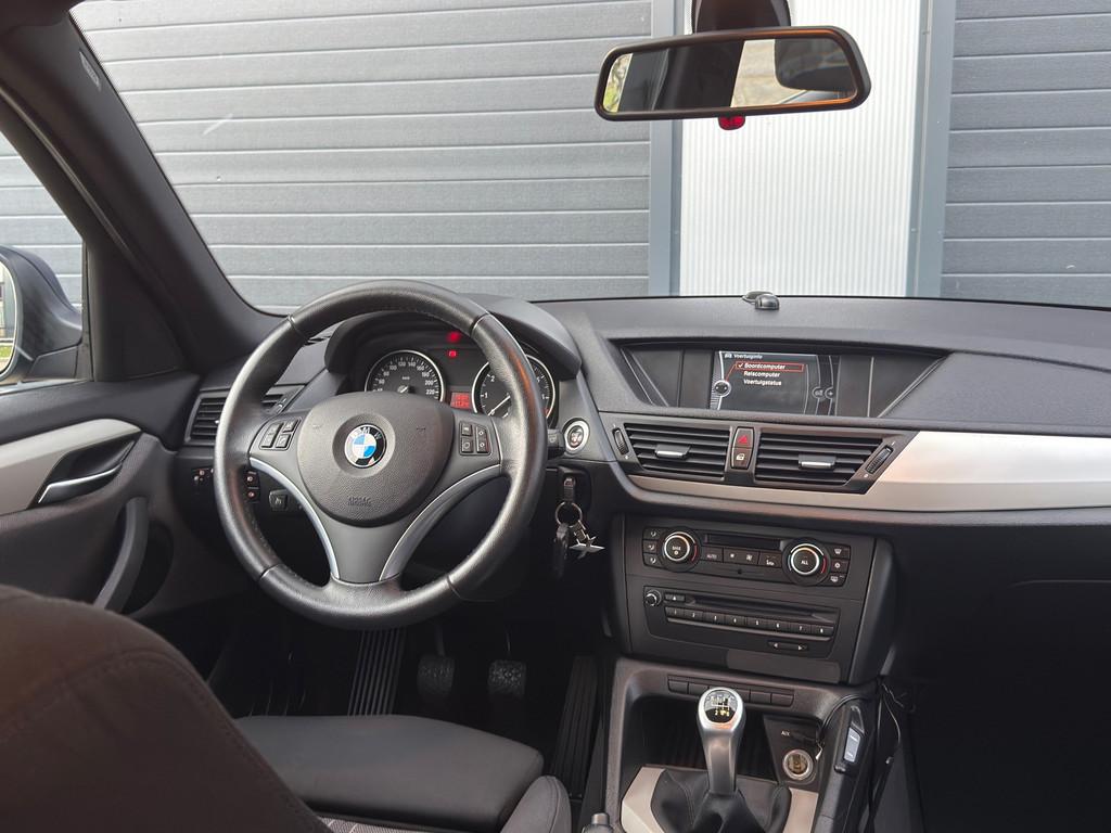 BMW X1 SDrive18i Executive / LAGE KM / PDC / AIRCO / NAVI, Auto's, X1, Euro 5, Achterwielaandrijving, 4 cilinders