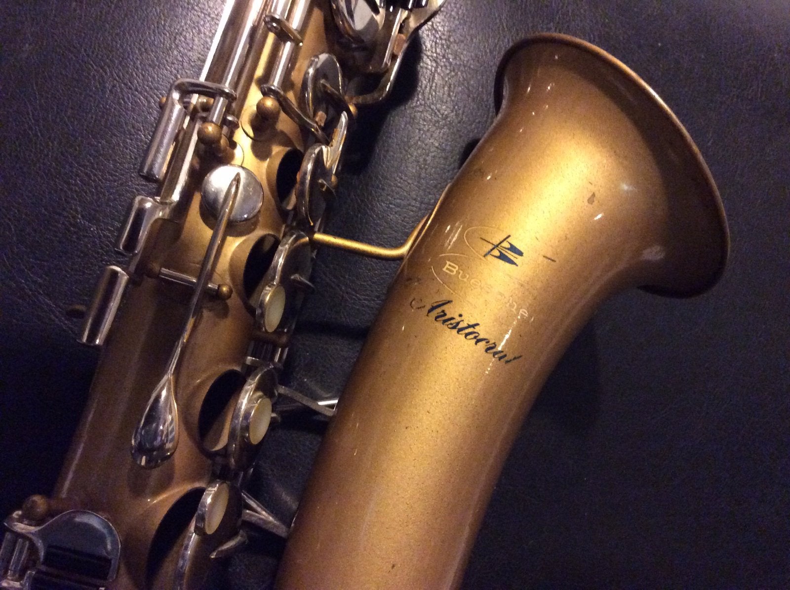 Buescher Aristocrat Alt Sax, Muziek en Instrumenten, Ophalen, Gebruikt, Alt, Met koffer