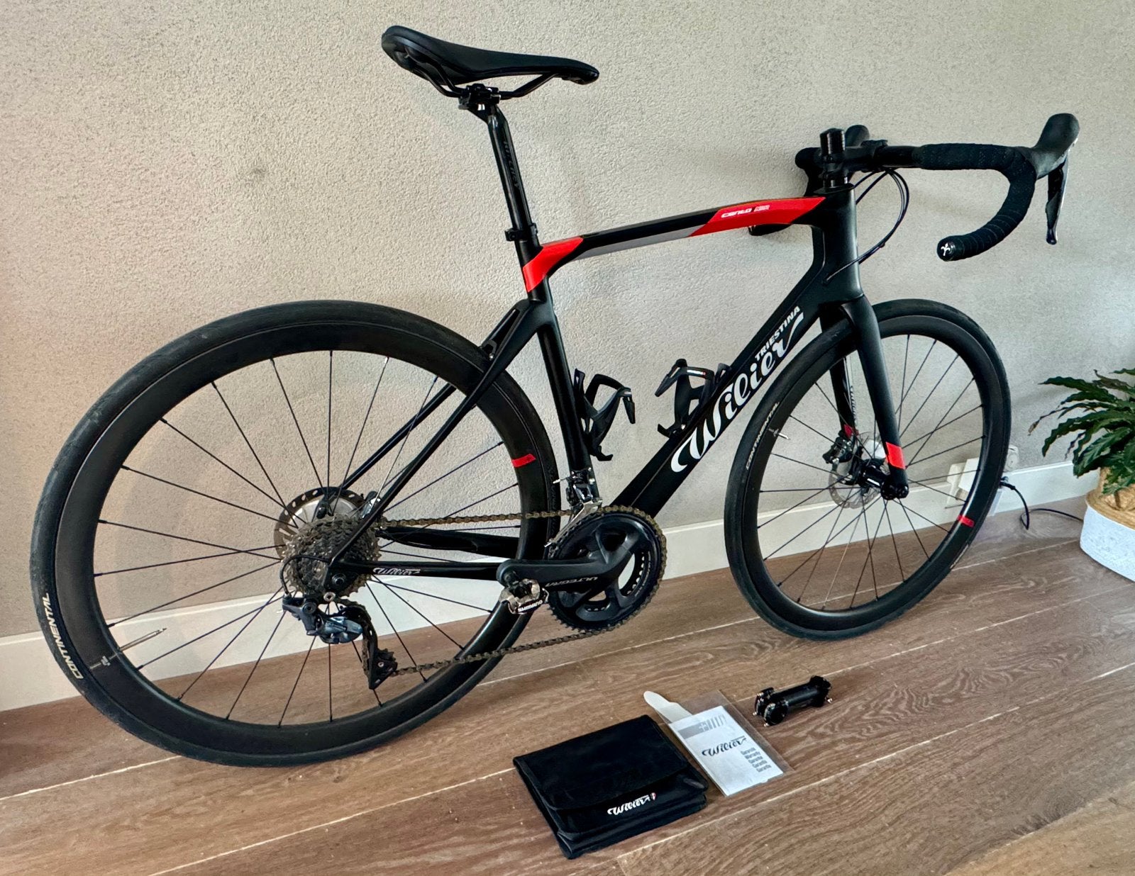 Wilier cento1NDR maat L/56 ultegra disc met carbon velgen, Fietsen en Brommers, Carbon, Zo goed als nieuw, Meer dan 20 versnellingen