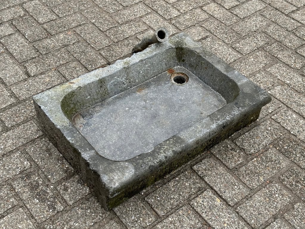 Antieke hardstenen wasbak i.z.g.s. 72x50x15cm en diepte 8cm, Antiek en Kunst, Ophalen