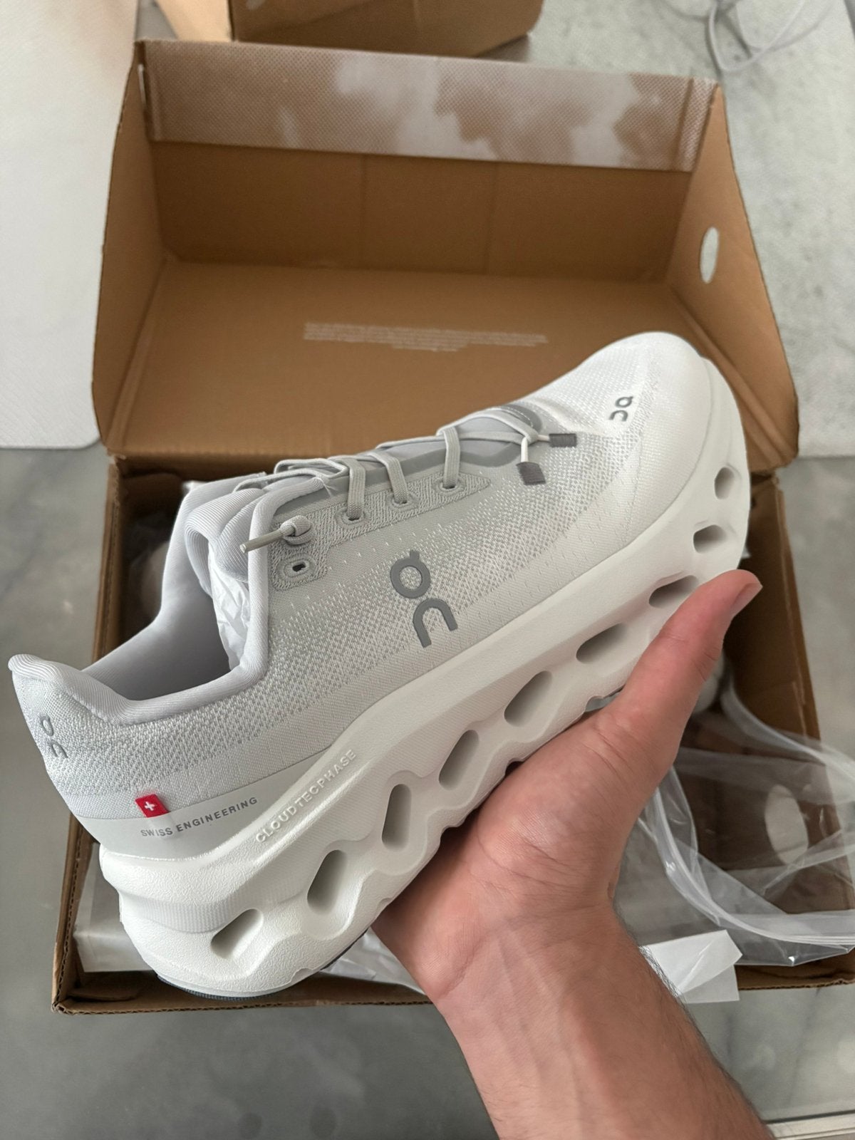 on cloud schoenen, Ophalen of Verzenden, Zo goed als nieuw, Overige kleuren