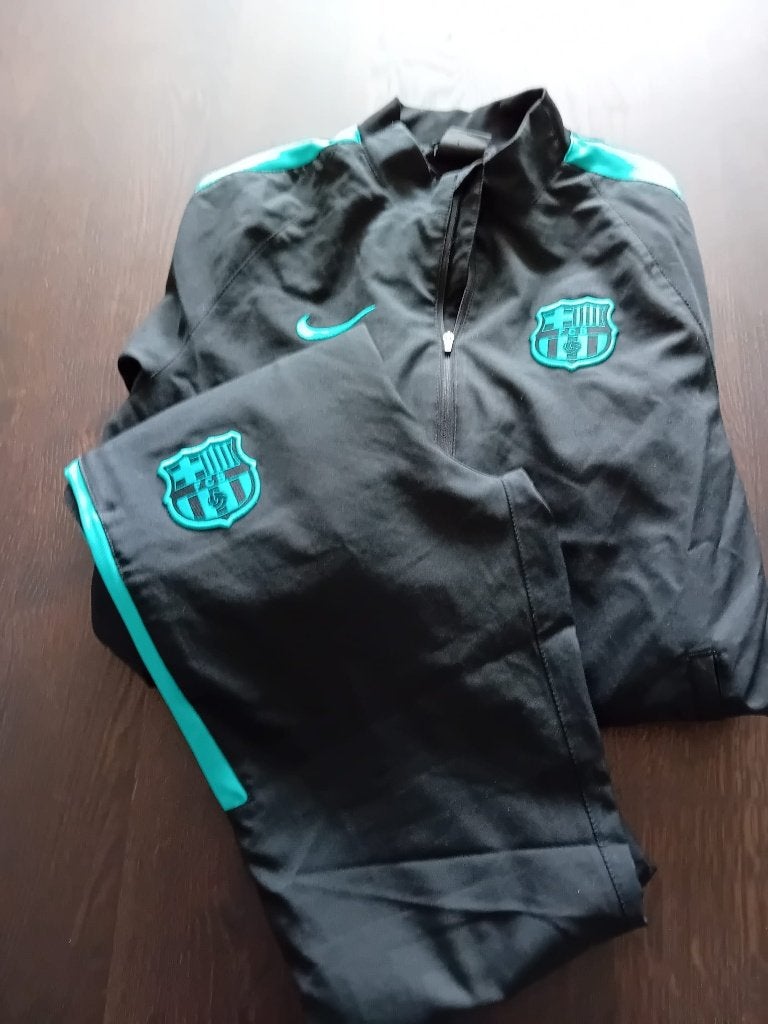 Mooie kleding Maat 152. 12 of 13 Jarige., Zwart, Nike, Ophalen of Verzenden, Zo goed als nieuw