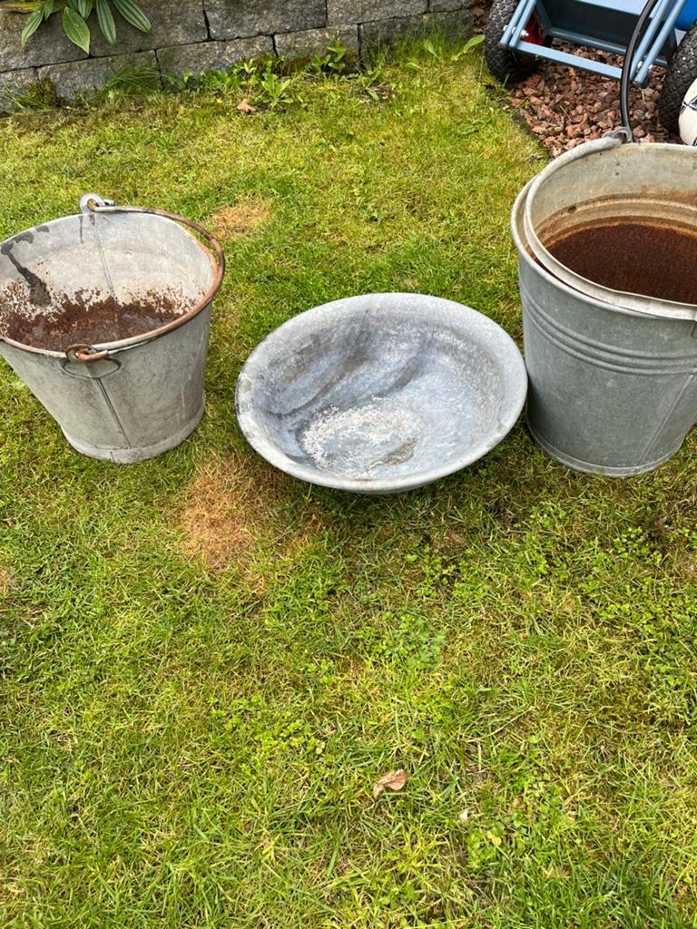 Zinken emmers 2x, teil 40 l en zinken bak, Tuin en Terras, Ophalen, Overige materialen, Gebruikt, Minder dan 30 cm