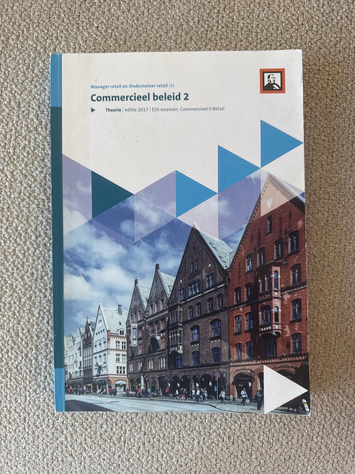 Commercieel beleid 2 - Manager retail en Ondernemer retail, Ophalen, Zo goed als nieuw, MBO
