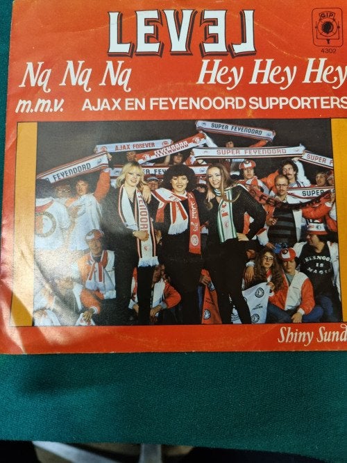 single level na na na hey hey hey, Ophalen of Verzenden