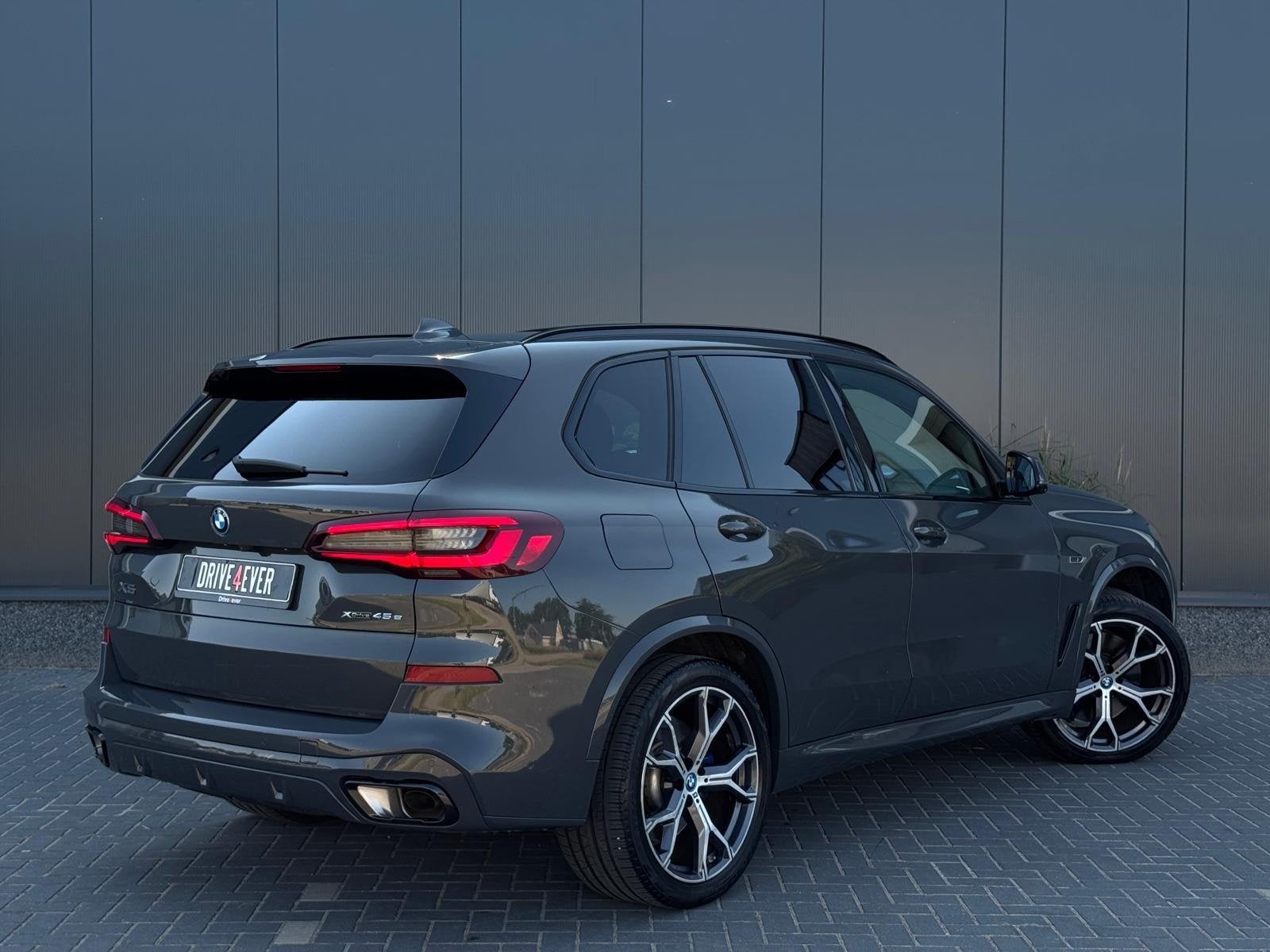 BMW X5 xDrive45e M Pakket|Pano|360 Camera|SFEER|LED|LEDER|MM, Gebruikt, Met garantie (alle), Vierwielaandrijving, Hybride Elektrisch/Benzine