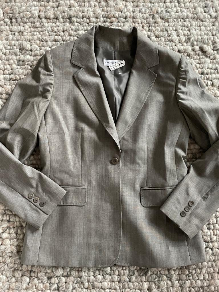Nog nieuw jasje van het merk Gerard Darel maat 40, Maat 38/40 (M), Gerard Darel, Beige, Ophalen of Verzenden